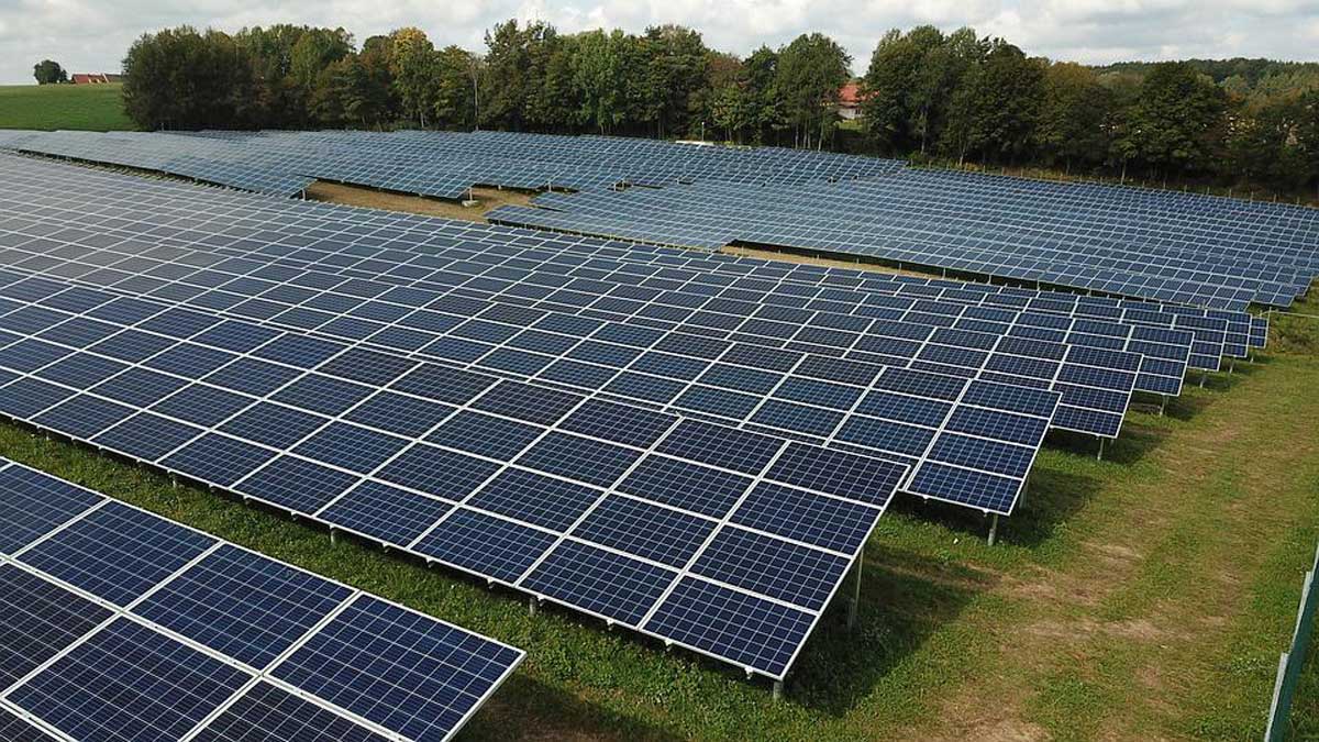 Gujarat has issued a tender for a 2.5 MW ground-mounted solar project