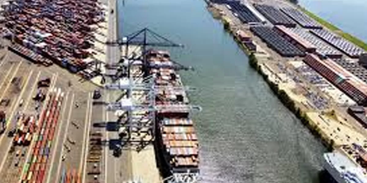 SMPK Eyes Double-Digit Cargo Growth in FY25 After Uptick