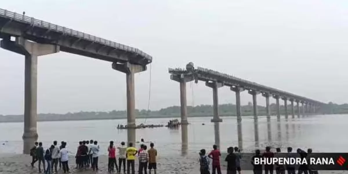 12 Dead After Bridge Collapses in Gujarat's Vadodara