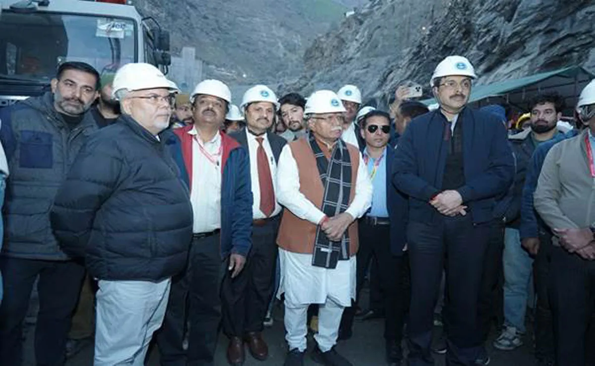 Power Minister Reviews NHPC Hydro Projects in J&K on Visit