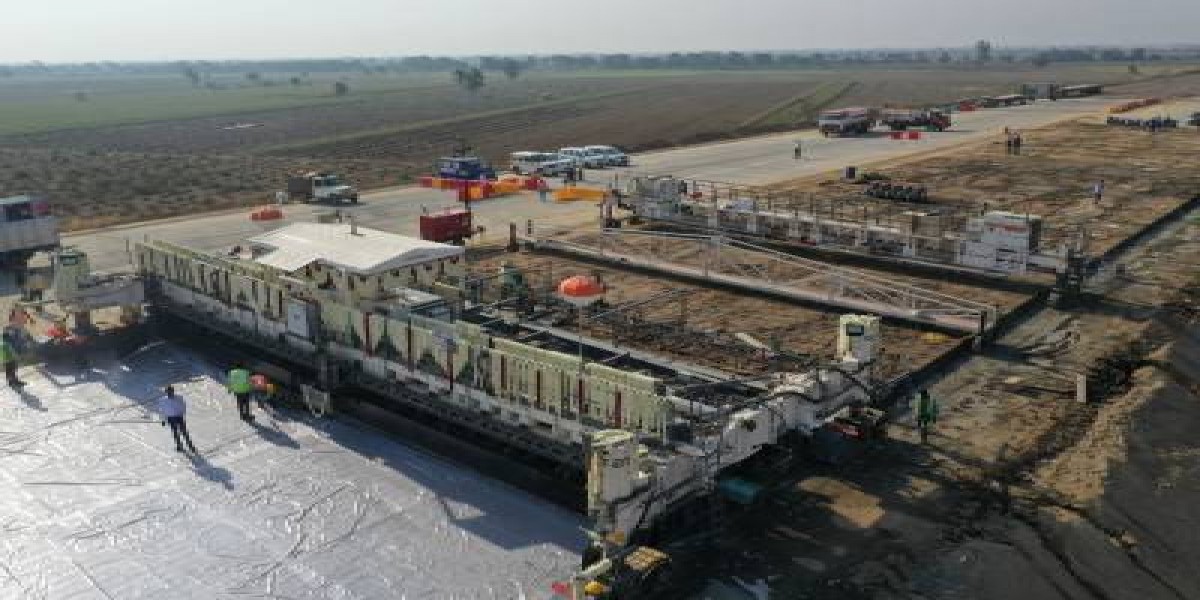 World’s largest concrete paver from Wirtgen commissioned for Vadodara