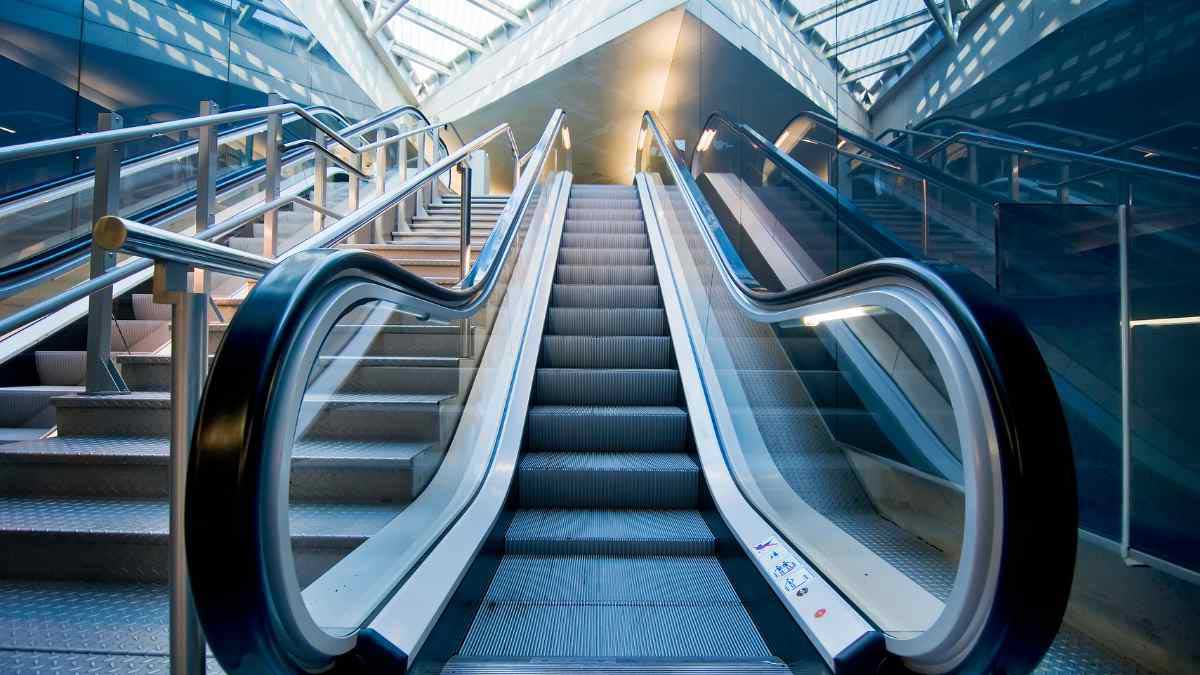 ECOR to Outsource Hands, Boosting Rail Work Speed