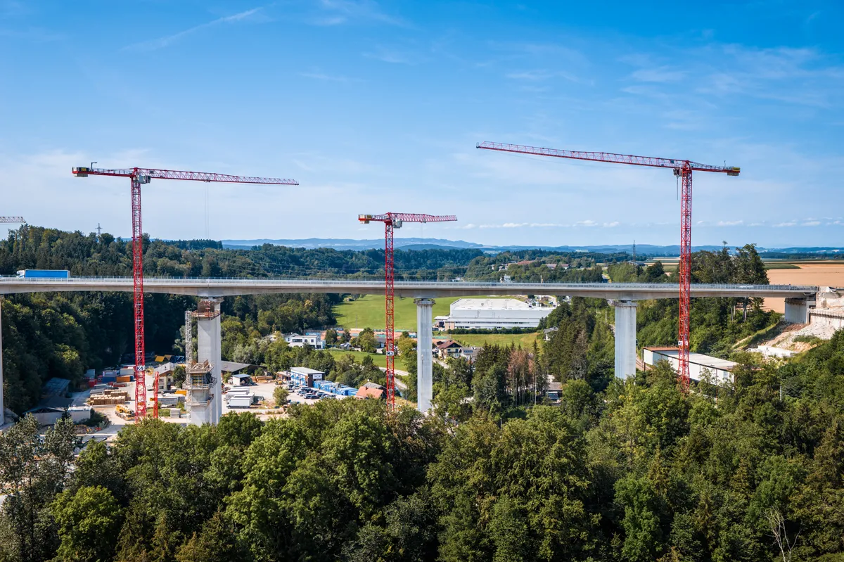 Three WOLFF Cranes Enable Spectacular Aurach Valley Bridge Project