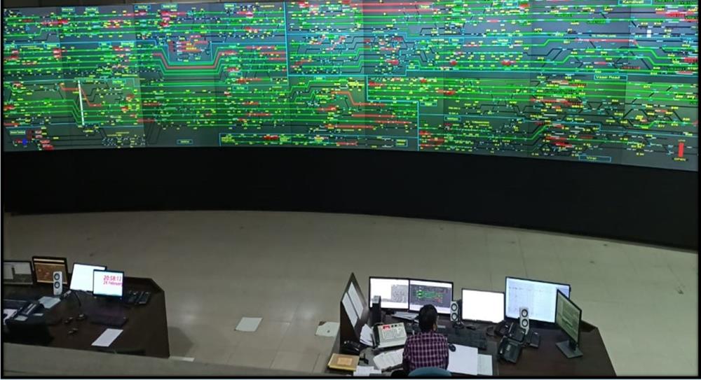 Advanced comm system makes Mumbai locals faster, safer