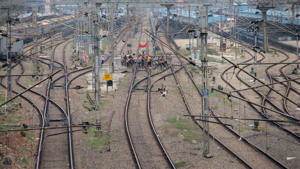Railway Board Chief Inspects East-West Metro Tunnel Beneath Hooghly River