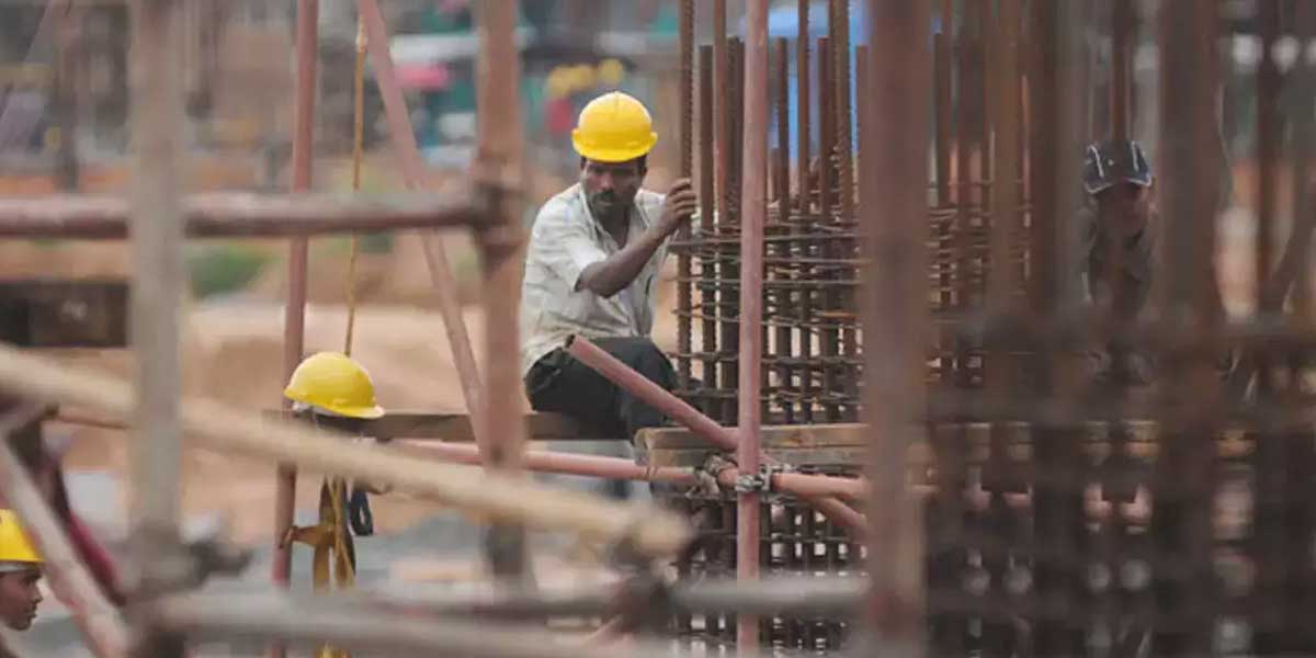 Delhi Govt Considers Stipend for Construction Workers Amidst GRAP Curbs
