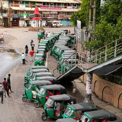 Passenger Vehicle Sales in India Hit Record 4.3 Million Units in FY25