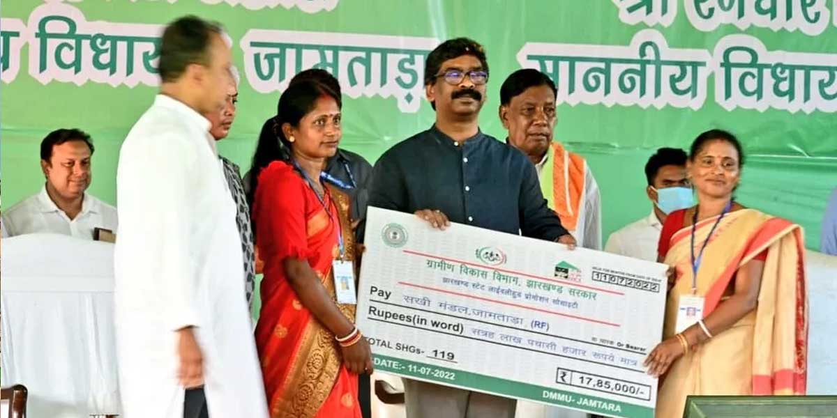 Jharkhand CM Soren ‘gifts’ schemes worth Rs 2 bn to Jamtara
