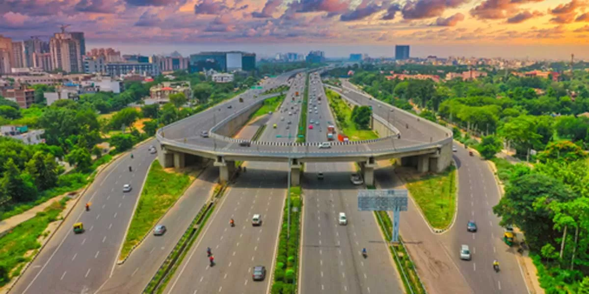 Nitin Gadkari inspects Delhi-Mumbai expressway