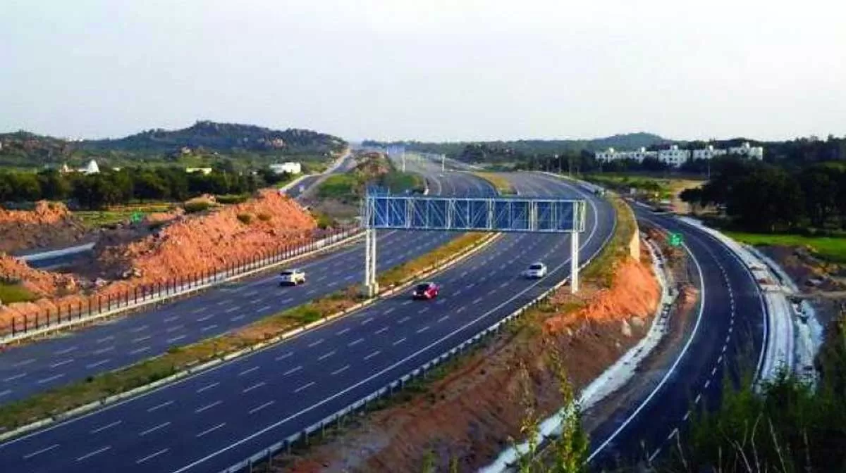 Hyderabad highway hi-res stock photography and images - Alamy