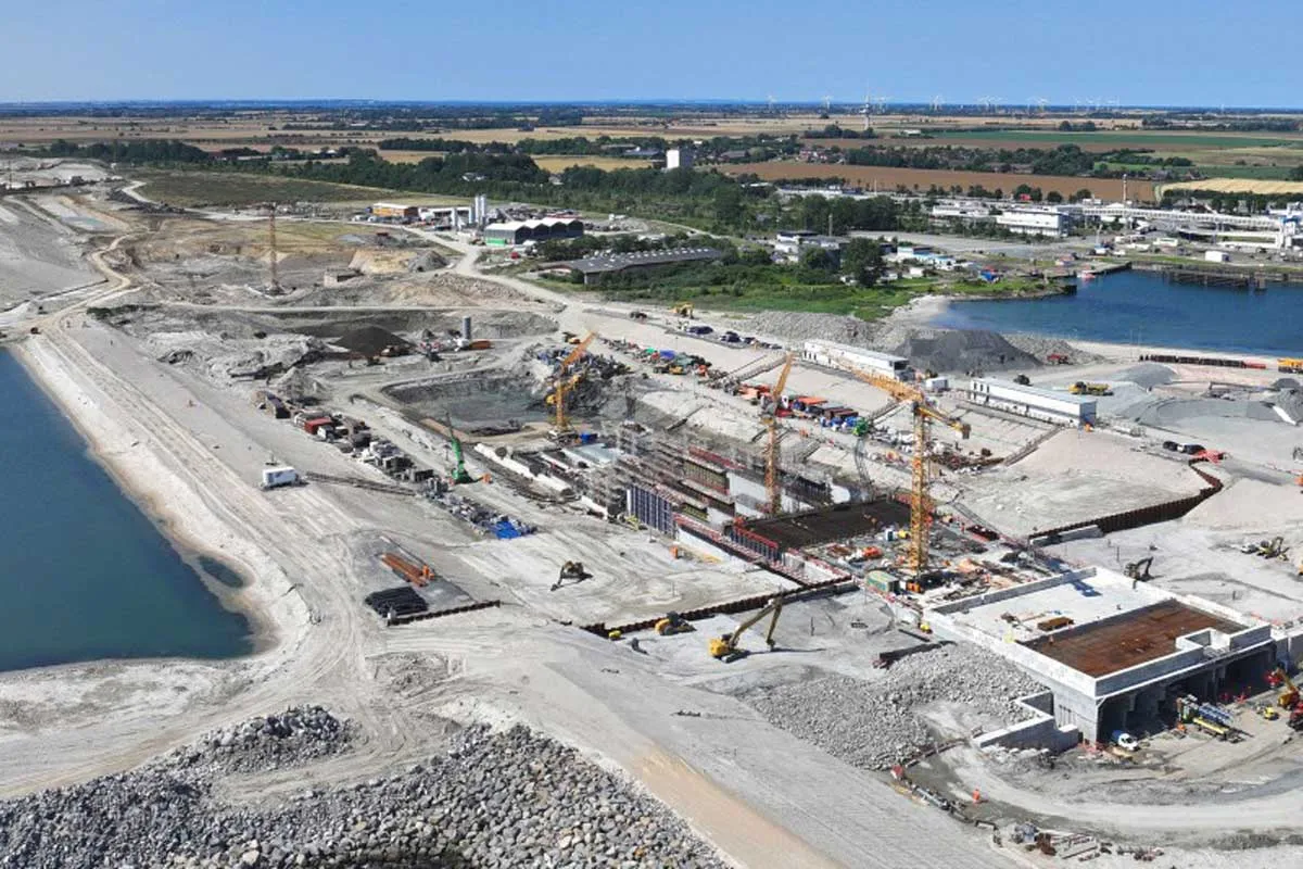 Liebherr Cranes Drive Fehmarnbelt Tunnel Progress