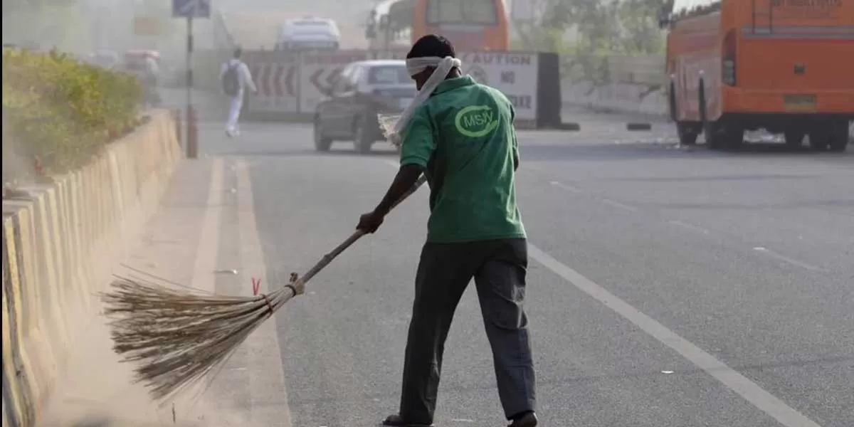 Noida Secures Top Spot as the Cleanest City in Uttar Pradesh
