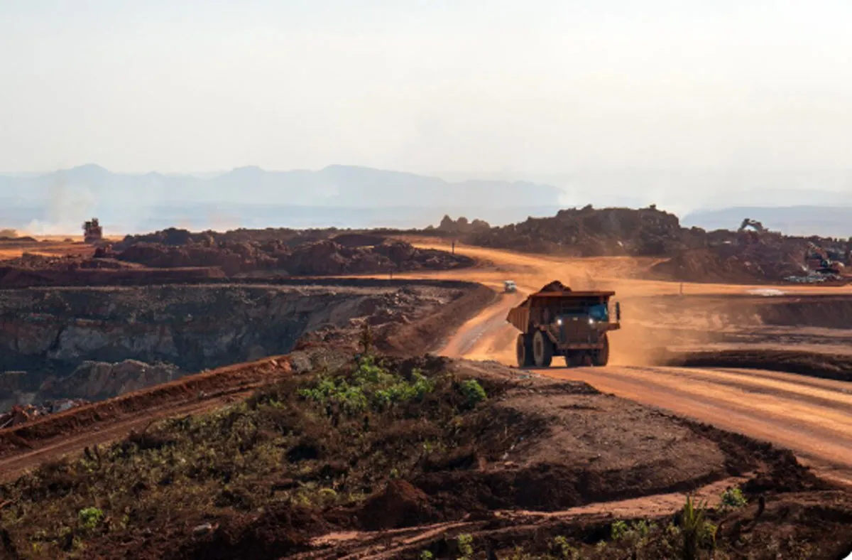 Coal Sector Boosts Output while Tightening Green and Safety Standards
