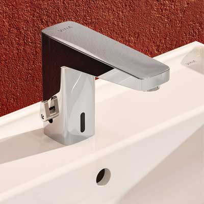 Touchless thermostatic faucets