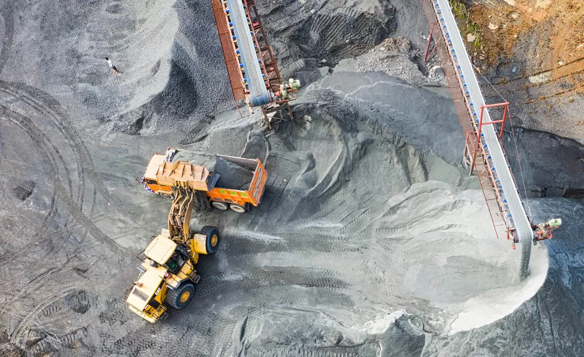 Mineral Output Rises, Led by Iron and Bauxite