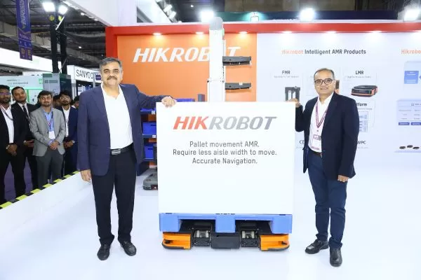 Hikrobot launches forklift latent Mobile Robot QF-1000