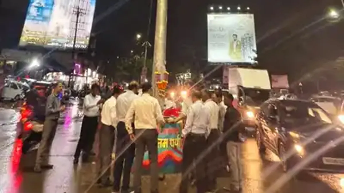 KDMC Installs First Solar High-Mast Light In Kalyan