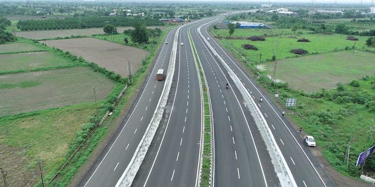 Gadkari inaugurates a section of NH 547-E in Nagpur