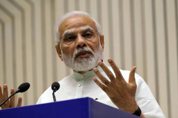 PM Modi inaugurates Rs 21,000 cr developmental projects in Vadodara