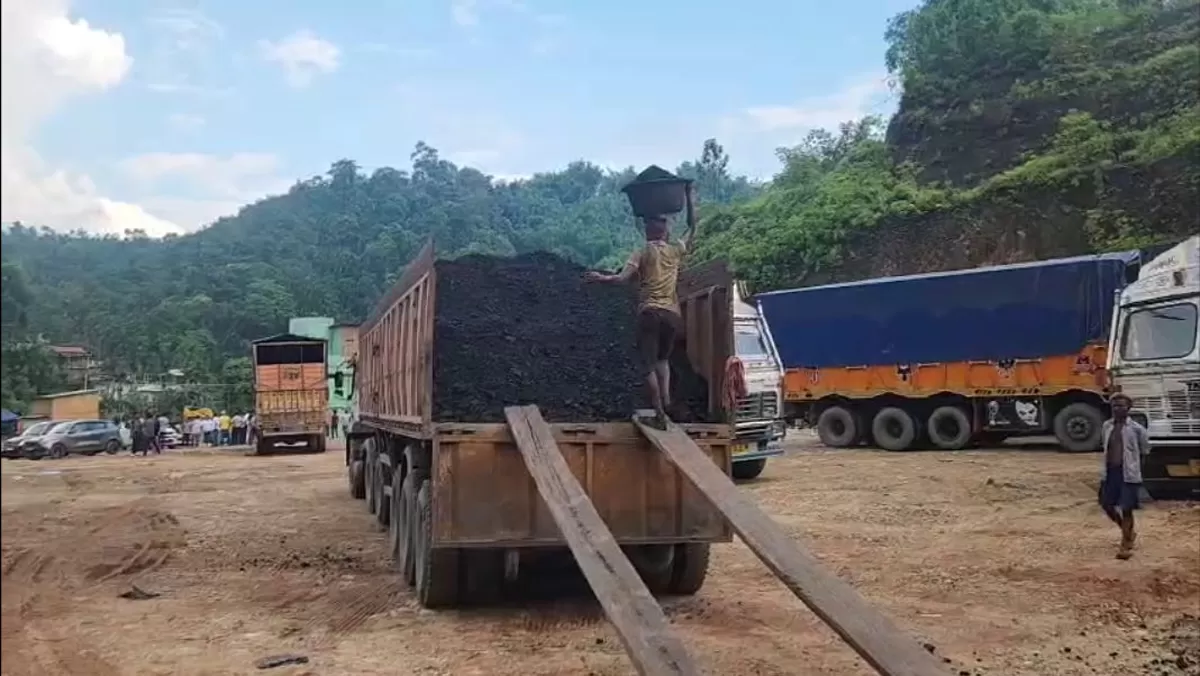 Meghalaya Begins Legal Coal Exports With Two Truckloads