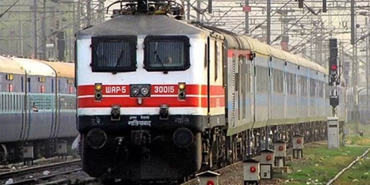 Western Railway to Install AI Cameras on 978 Train Engines