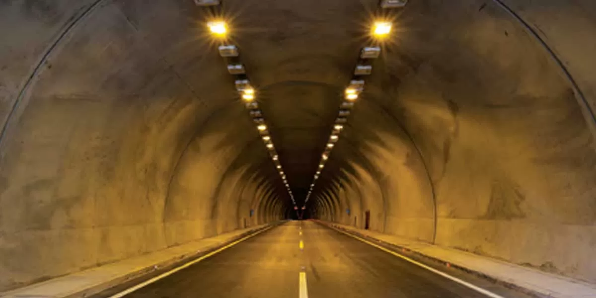Tunnel excavation on Jammu-Srinagar highway suspended after the appearance of cracks
