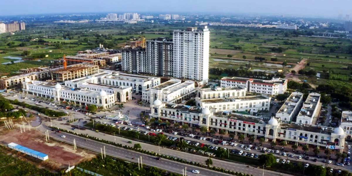 Anamudi Real Estates Acquires Land Parcel in Juhu:
