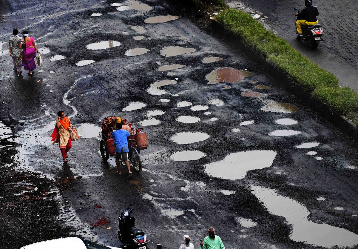 Mumbai Mayor asks BMC to repair all potholes within 10 days