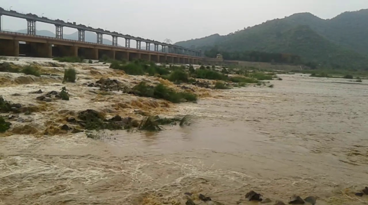 Andhra CM seeks Odisha’s cooperation in Neradi Barrage construction