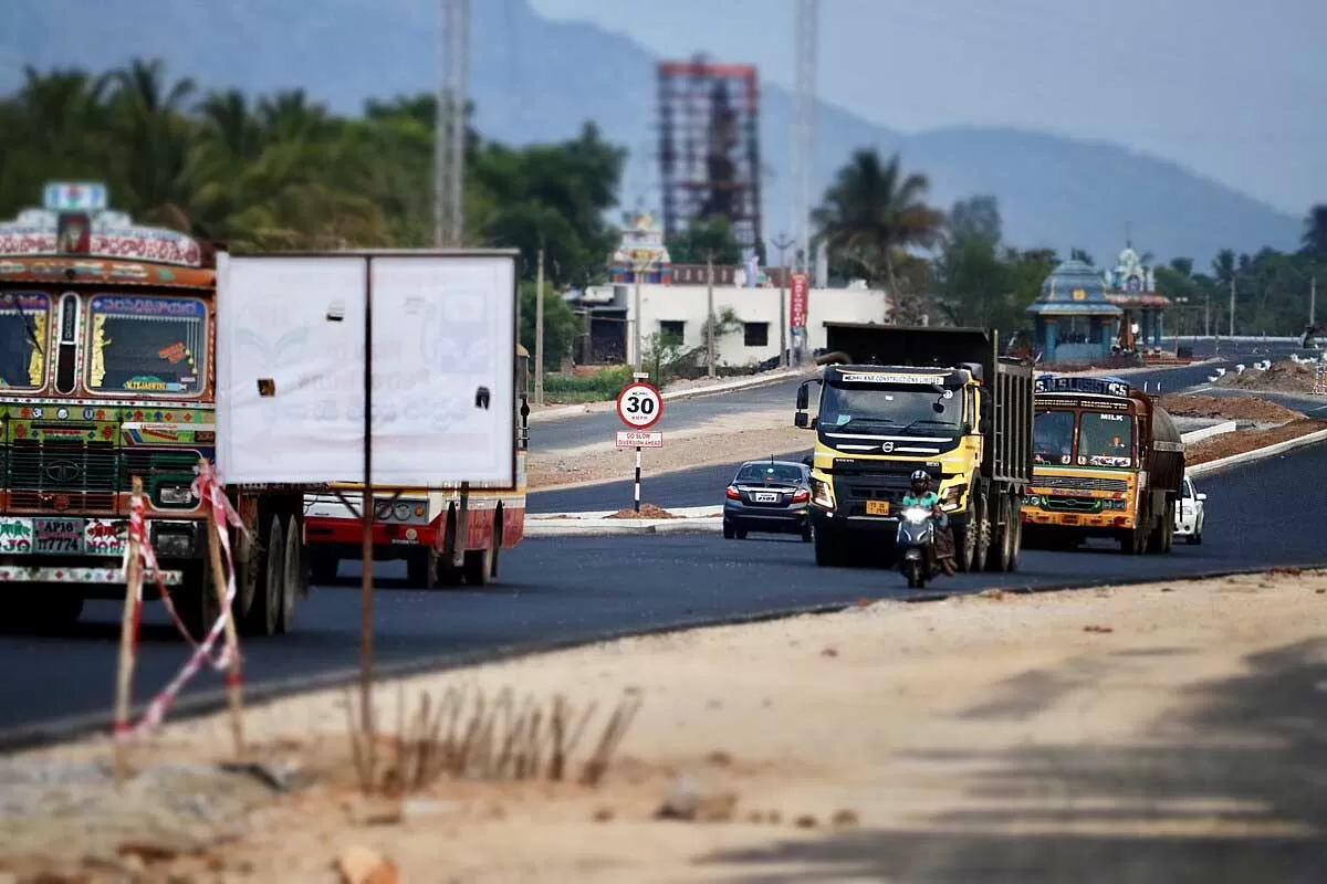 Centre Debars KNR, HEC After Kooriyad Highway Collapse