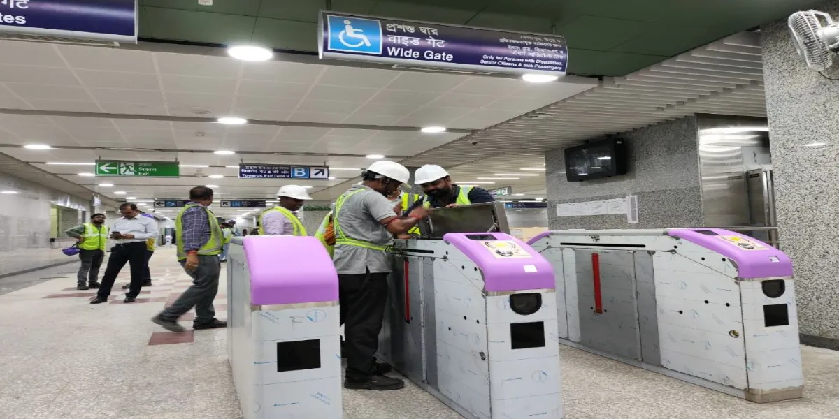 New Smart Gates Installed At Howrah Maidan Metro Station