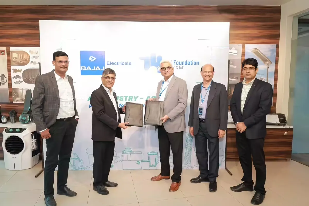 Bajaj, IIT Bombay Join Hands To Develop Smart Streetlights