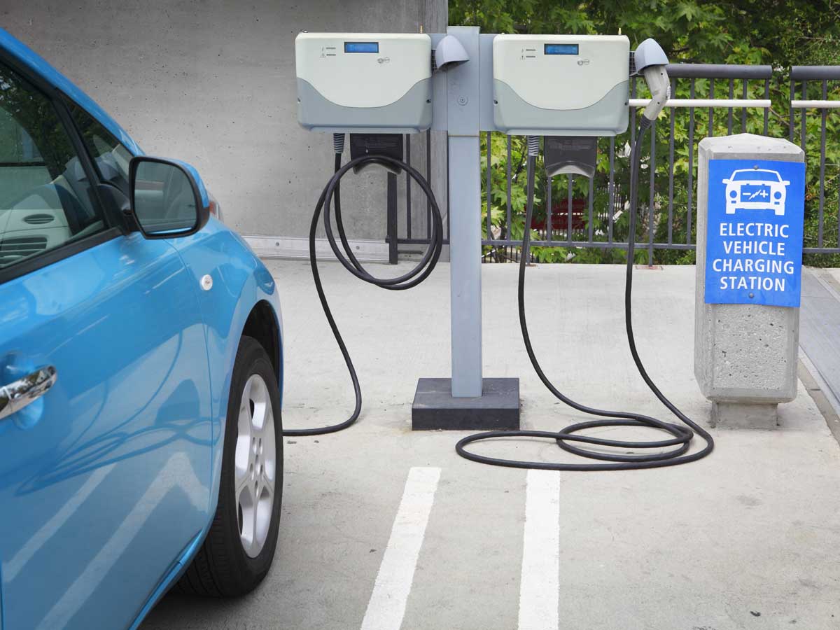 Indian Oil to set up solar-powered EV charging stations