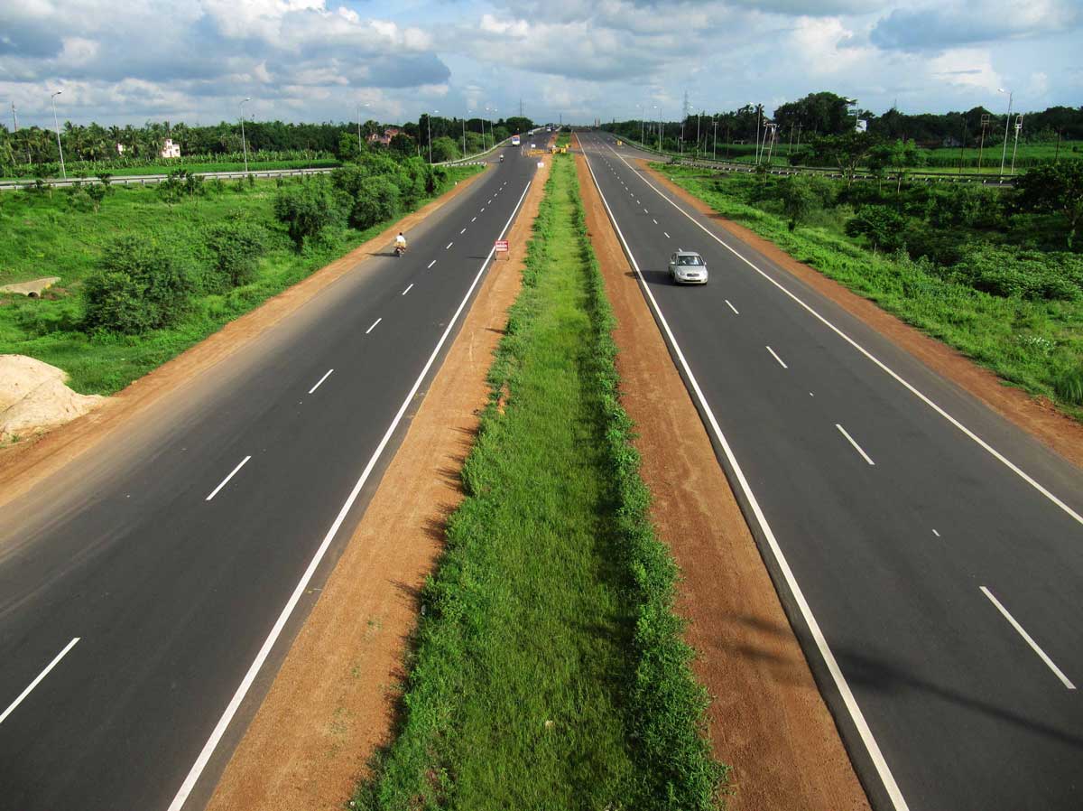 180,000 km highways, 120,000 km rail lines by 2025 in India: Report