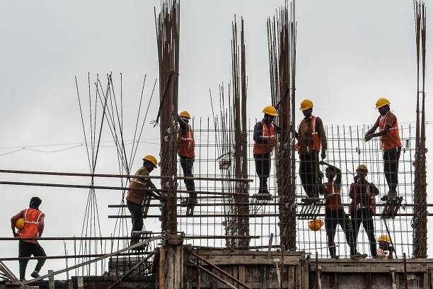 Maharashtra gives Rs 41 cr Covid relief aid to construction workers