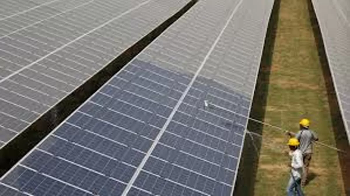 Centre Mandates Use of India-Made Solar Cells from October