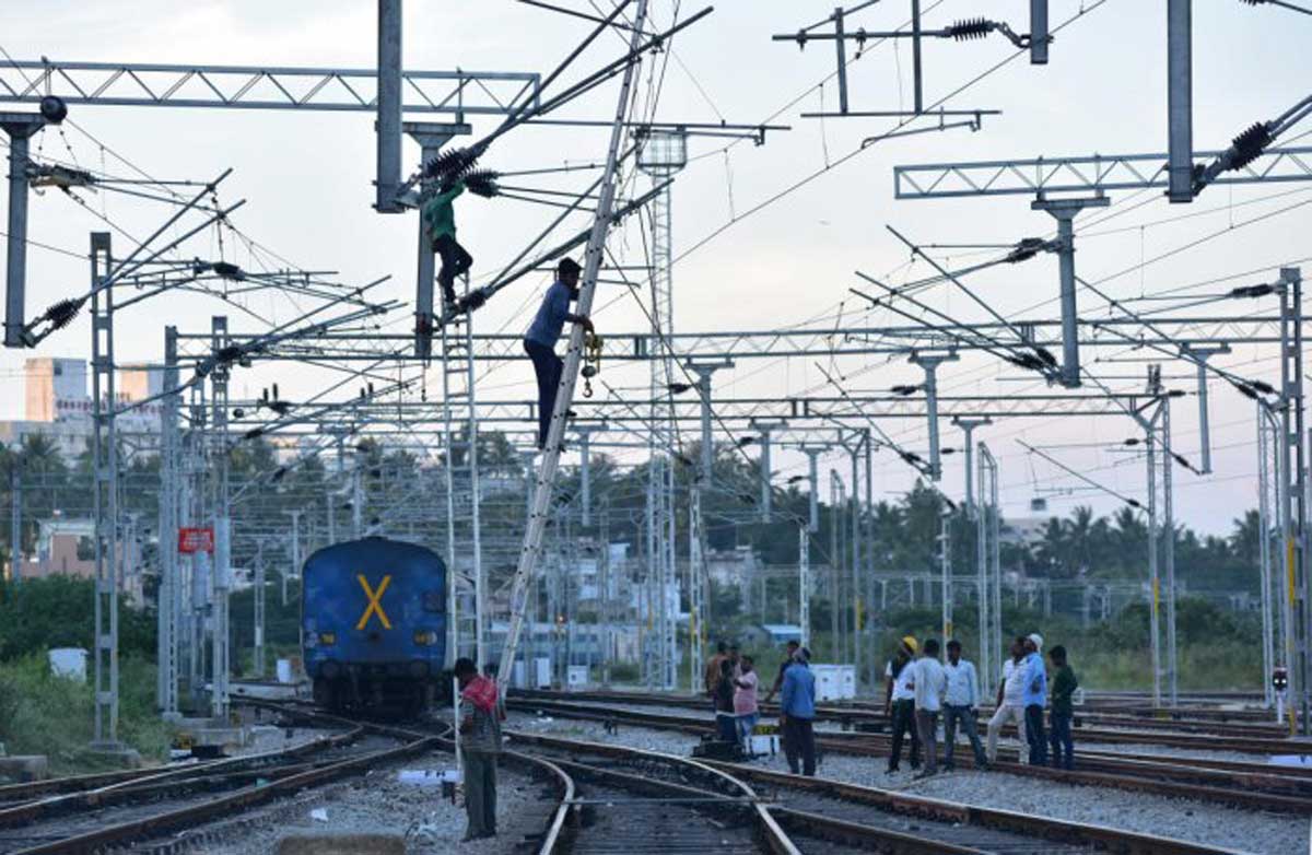 SCR electrifies stretch between Khanapur-Latur Road rail stations