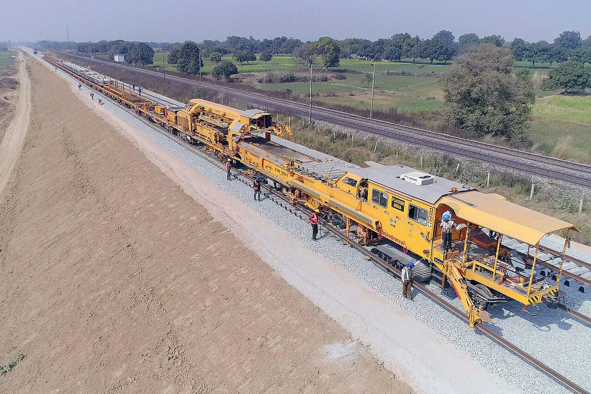 Indian Railways to Renew 7,900 km of Track by 2027