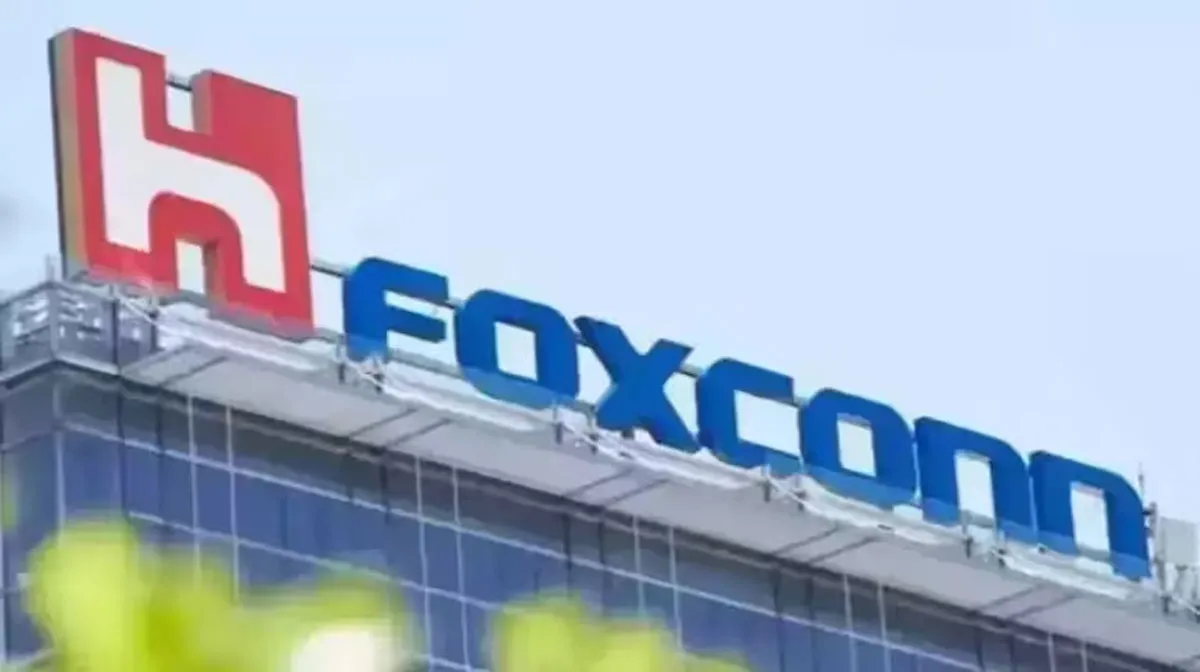 Foxconn Hires 30,000 At Bengaluru iPhone Plant