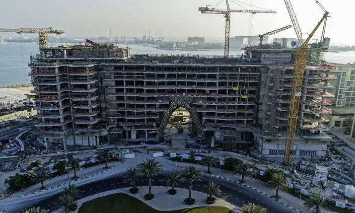 Almal Completes Superstructure of Al Marjan Island Project