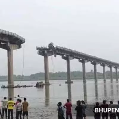 12 Dead After Bridge Collapses in Gujarat's Vadodara