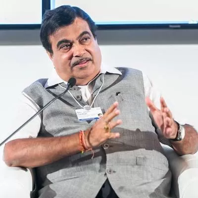 Gadkari Reveals Mobility Plan for Hyperloop, E-Buses, and Ropeways