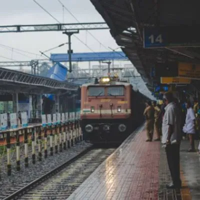 Ashwini Vaishnaw Clears Plan for 76 Passenger Holding Areas Nationwide
