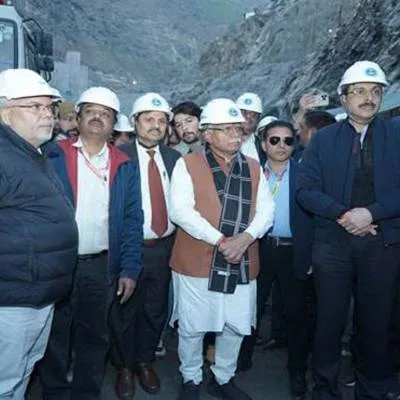 Power Minister Reviews NHPC Hydro Projects in J&K on Visit