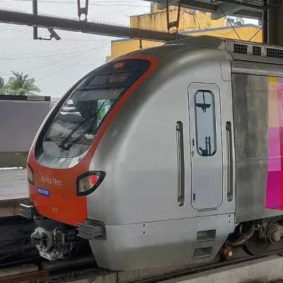 Metro 3 Project Achieves 100% Track Laying for BKC-Cuffe Parade Section