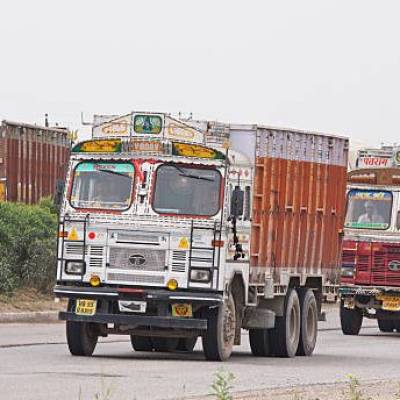  Indian trucking sector faces financial crisis due to Covid-19