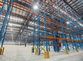 The dimensions and characteristics of warehouse?infrastructure play a huge role in deciding the layout structure inside a?warehouse.
