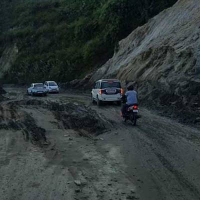 Capital division begins road maintenance at Ganga-Papunallah road