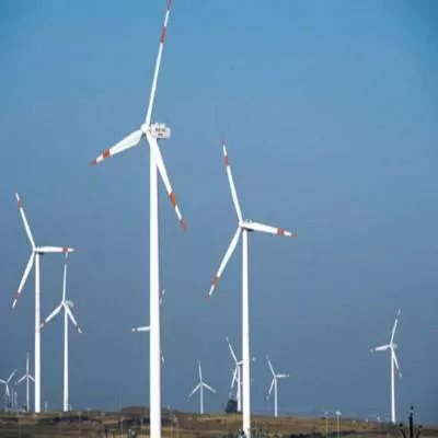 Adani Green's Capacity Jumps 30%, Crosses 14 GW in FY25