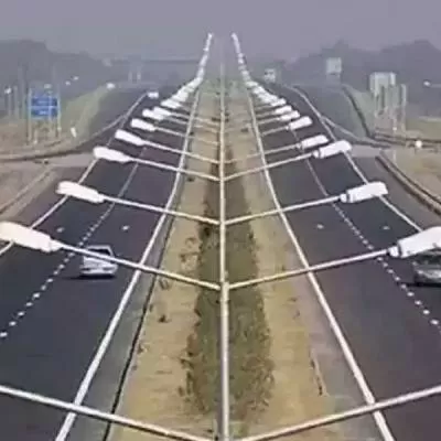 Ministry finds 53 road projects valued at Rs 2.1 trillion